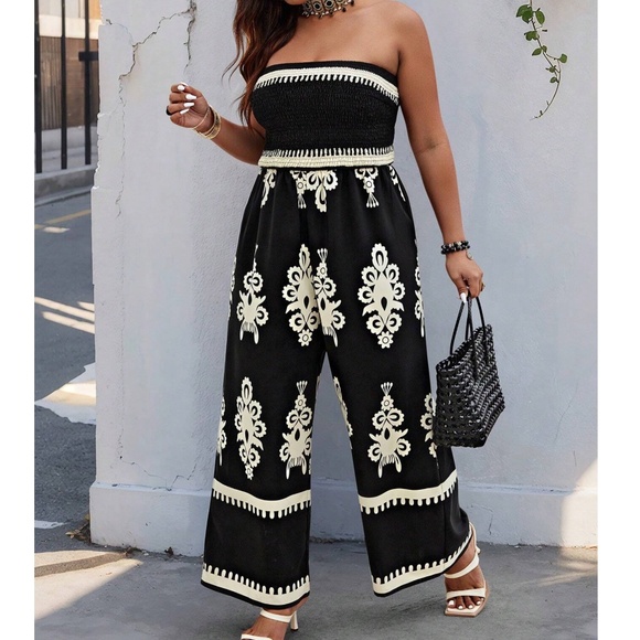 Boho Shirred Bodice Strapless Wide Leg Jumpsuit lightweight BEAUTIFUL - Picture 2 of 3